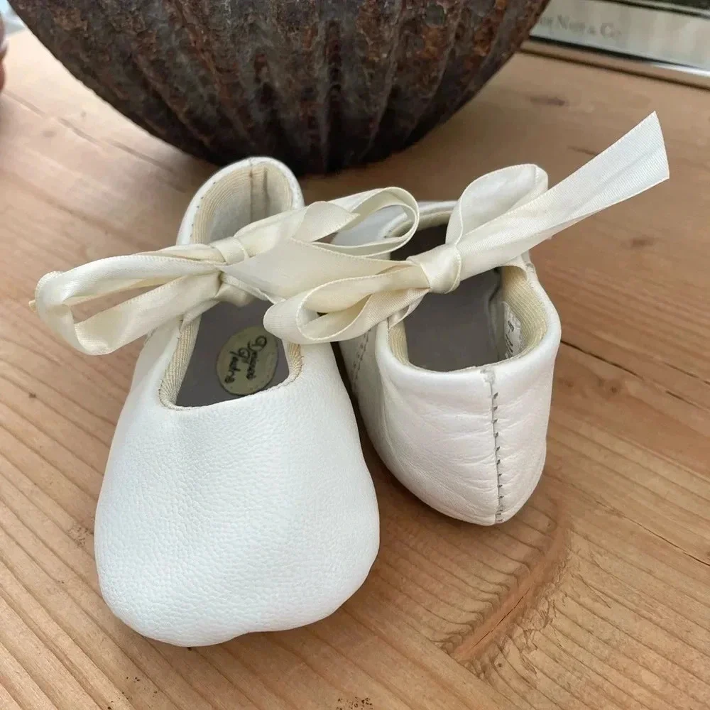 Baby Ballerina slippers shoes / leather / ties / Fotoshootings